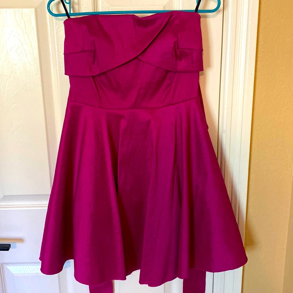 Barbie dress! Adorable short party dress with tie in back.